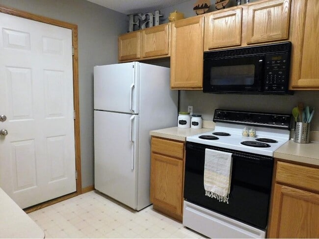 Building Photo - 14641 Evergreen Trl