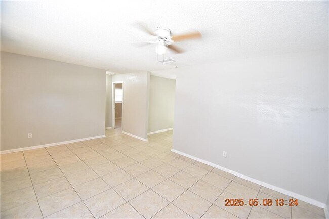 Foto del edificio - 8320 Oleander Ln