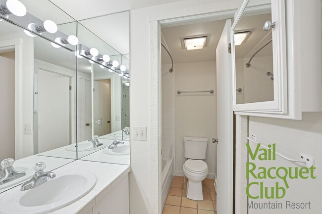 Building Photo - 1BR, 1BA with Health Club Membership