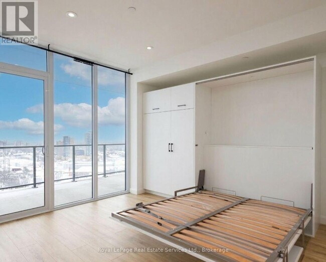 Building Photo - 741 King St W