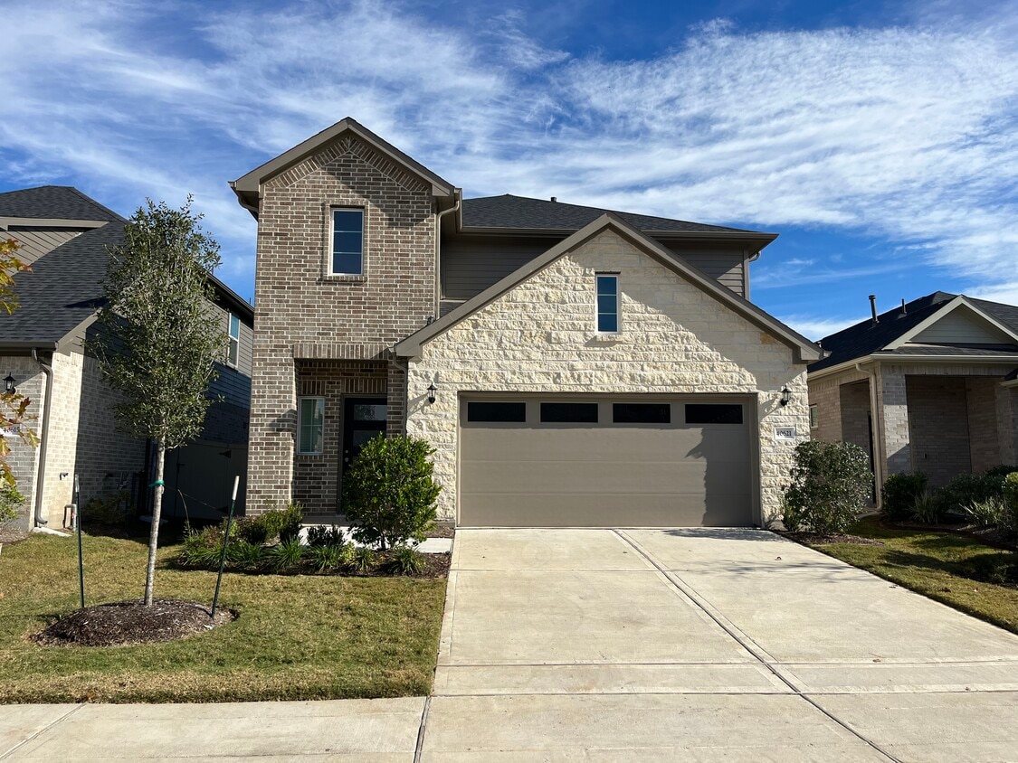 Primary Photo - 40621 Guillemont Ln