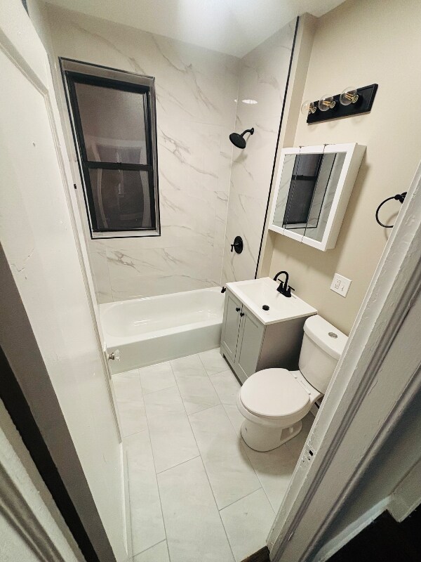 Foto del edificio - 704 E 80th St