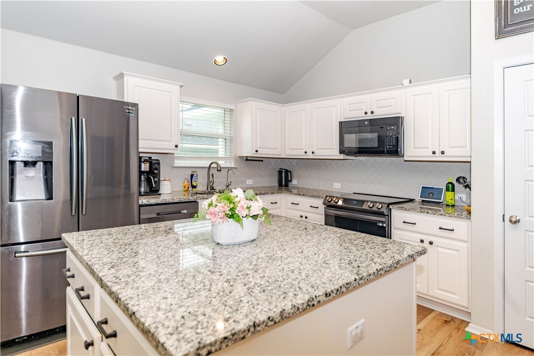Foto del edificio - 303 Schuylerville Dr