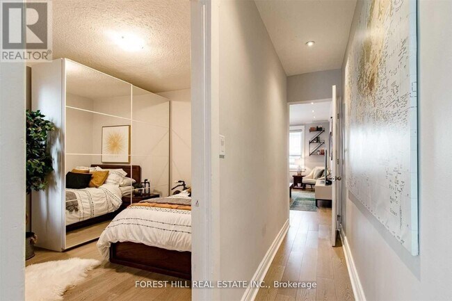 Photo du bâtiment - 137 Earlscourt Ave