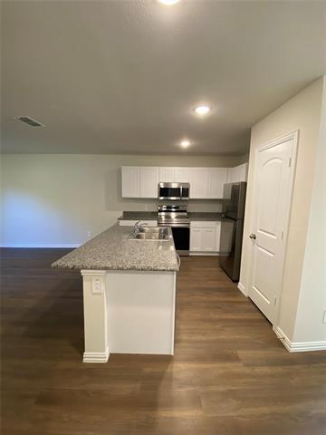 Building Photo - 2208 Sayle St