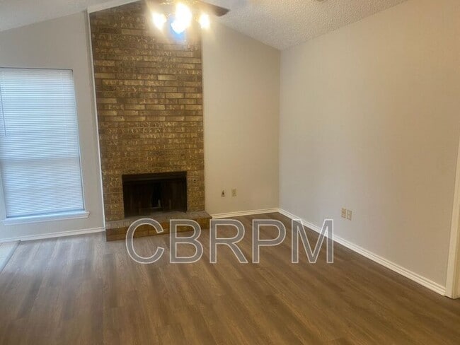 Building Photo - 3413 Hyden Ave