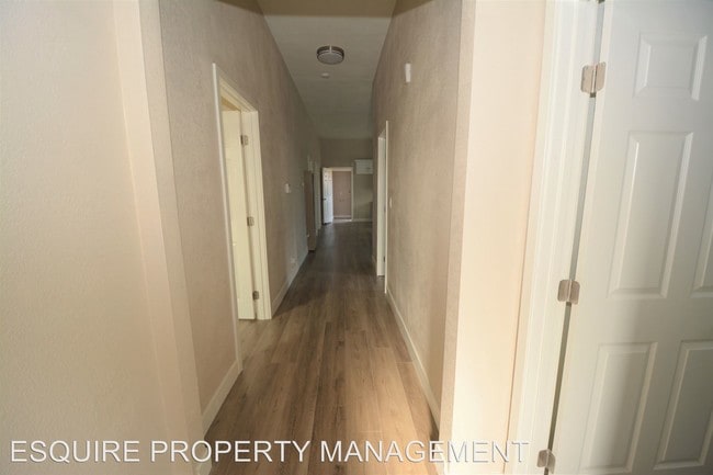 Building Photo - 5 br, 3 bath House - 558 N.MCKINLEY AVE