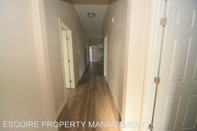 Foto del edificio - 5 br, 3 bath House - 558 N.MCKINLEY AVE