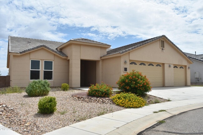 Building Photo - 5533 Desert Willow Loop