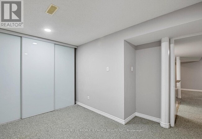 Building Photo - 5594 Taw Ave