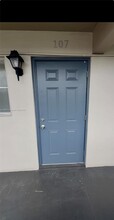 Building Photo - 8060 N Colony Cir
