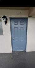 Building Photo - 8060 N Colony Cir