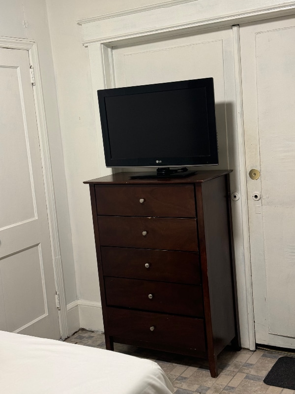 Building Photo - 27 Osgood Ave