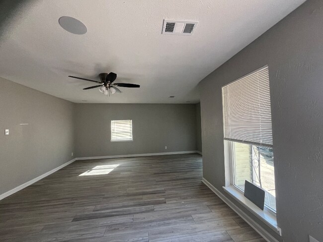 Foto del edificio - 14 Crest Ln