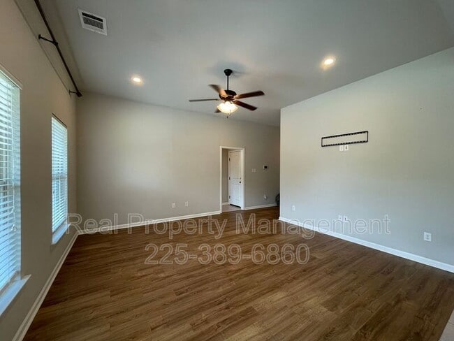 Building Photo - 23149 Arcwood Dr