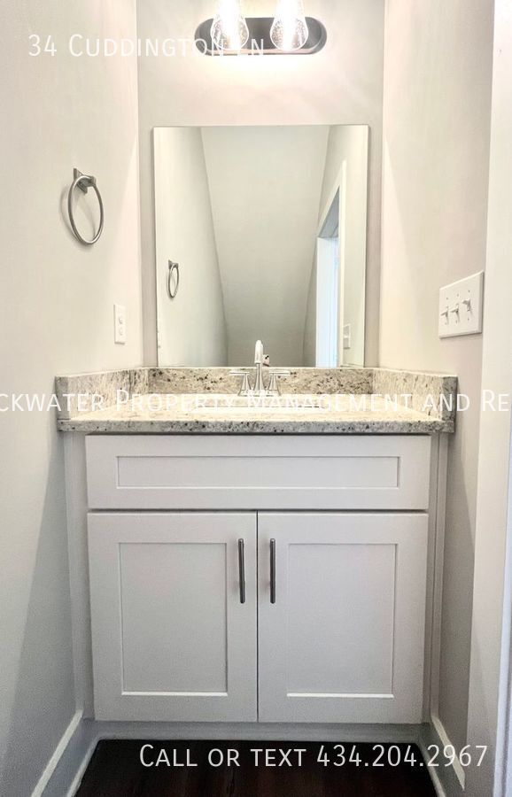 Foto del edificio - 2 Bedroom Townhome in English Commons!