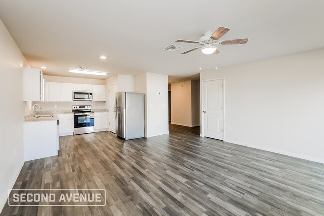 Building Photo - 1025 Halby Ave S