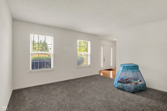 Building Photo - 5761 Cantigny Way S