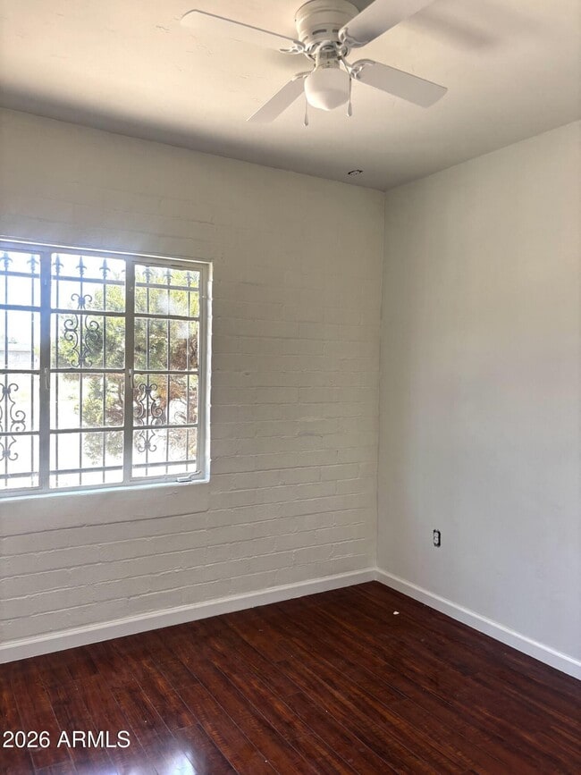 Building Photo - 1341 F Ave