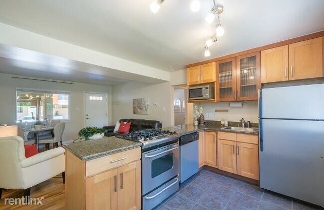 Building Photo - 83 Placita de Oro