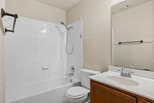 Building Photo - 6725 Mundo Dr
