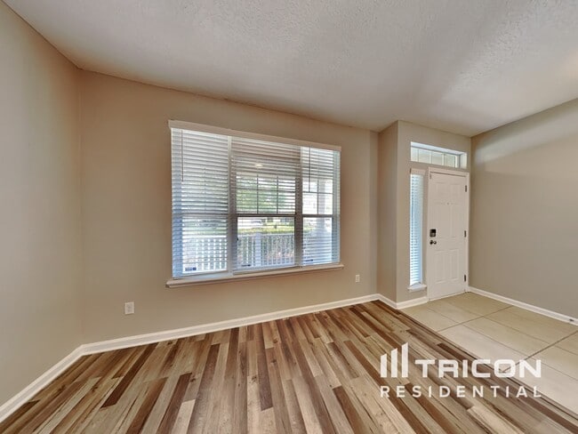 Building Photo - 156 Tollerton Avenue