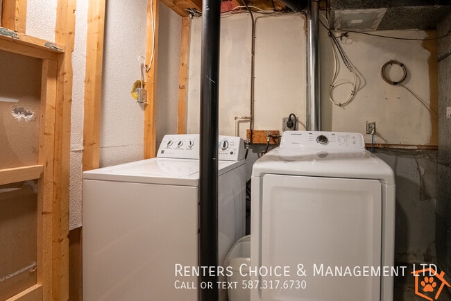 Photo du bâtiment - Two Bedroom Basement Suite, Utilities Included,  Close to University