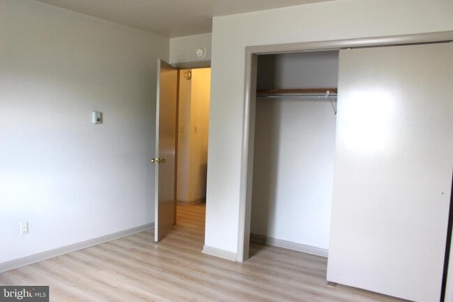 Building Photo - 45 Eisenhower Dr