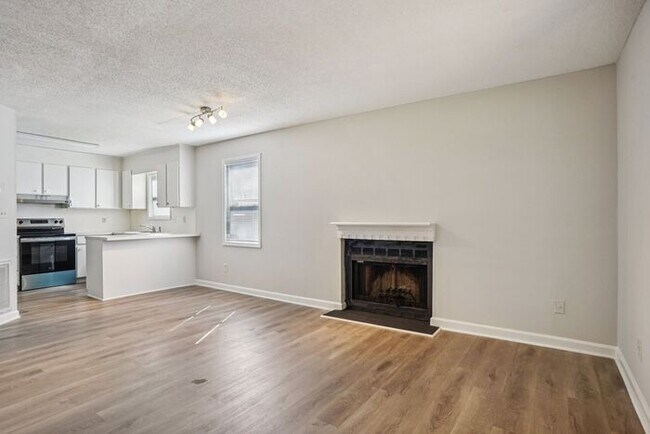 Foto del edificio - 1412 Bethabara Hills Ct