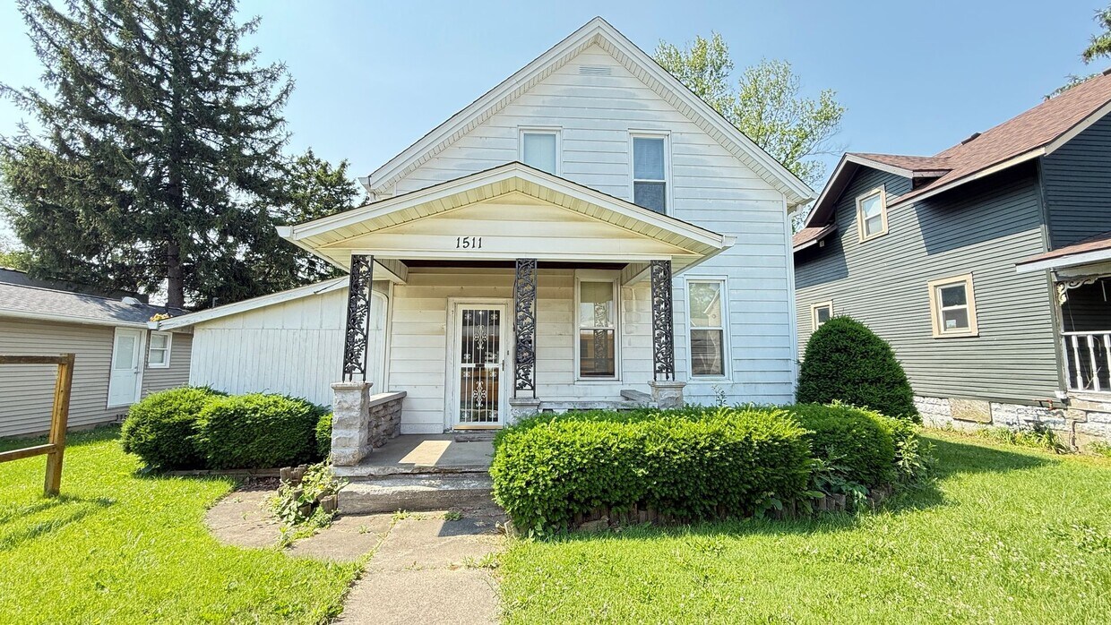Primary Photo - SPACIOUS...3 Bedroom 1 Bath