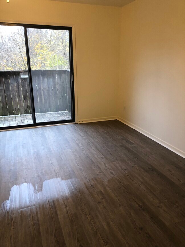 Living Room - 515 Laurel St