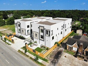 Building Photo - 4932 Old Spanish Trl