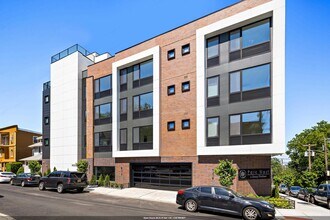 Building Photo - 4525 Bergenwood Ave
