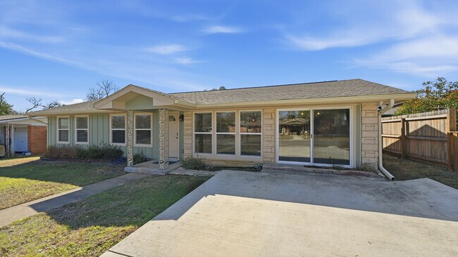 Foto del edificio - 1409 Highland Dr