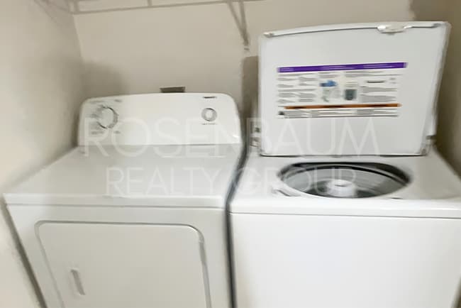 Building Photo - 8400 E Leigh Dr