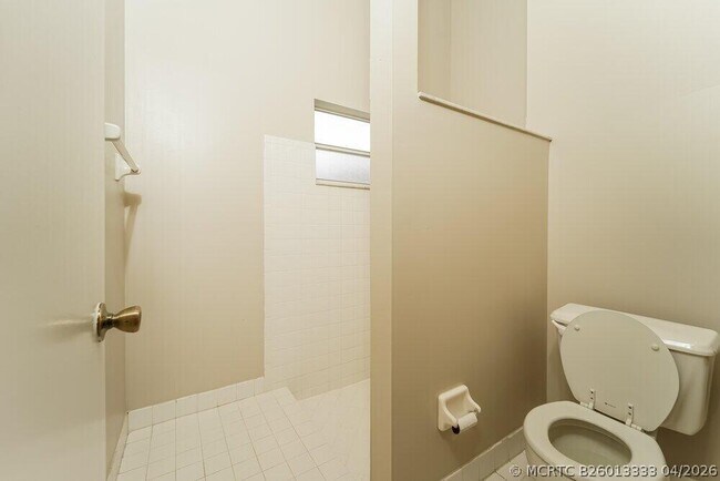 Building Photo - 6642 NW 42nd Ave