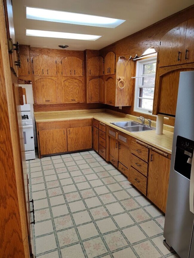 Foto del edificio - Spacious 4-Bedroom / 2-Bath Home with Stunning Views – Available Now!