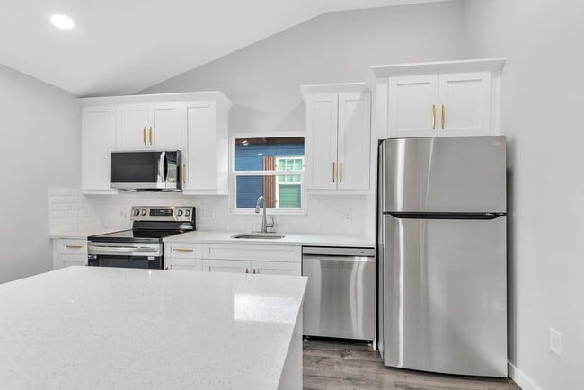 519 Tampa Bay Growth Fund Principal LLC - 519 Tampa Bay Growth Fund Principal LLC Apartment