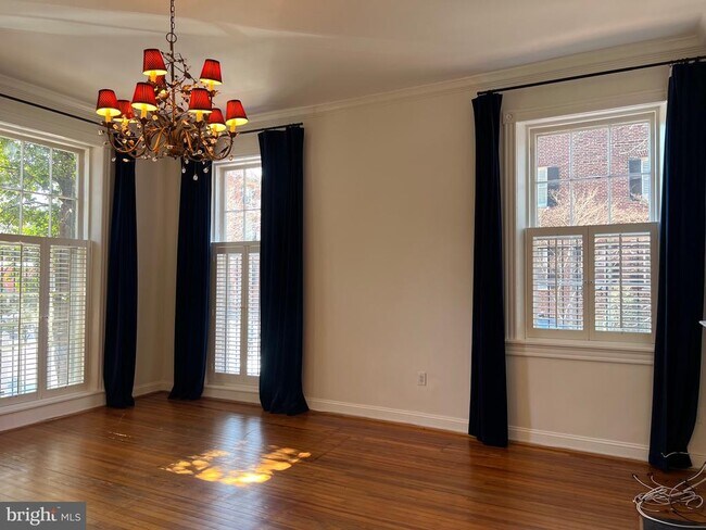 Foto del edificio - 3267 N St NW