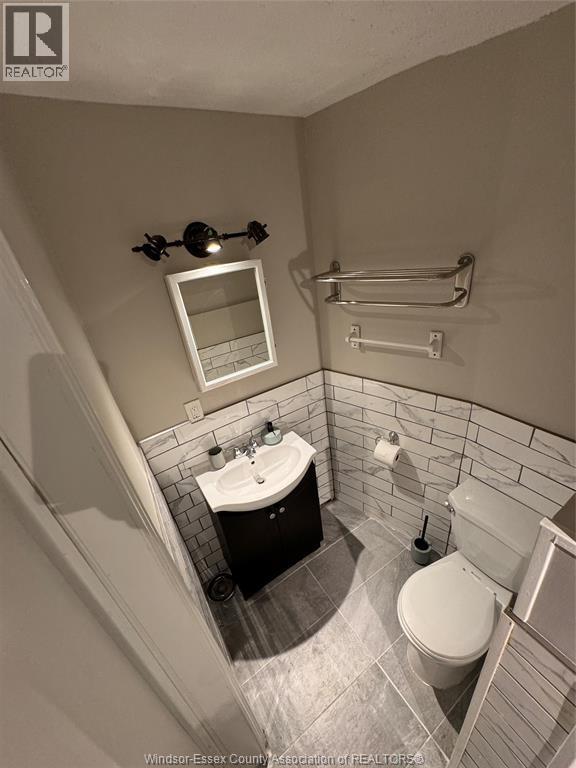 Building Photo - 600 Park St W