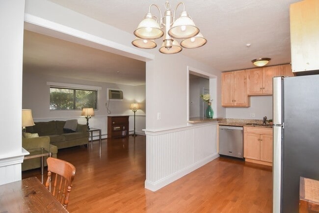 Building Photo - 50 Colonial Dr