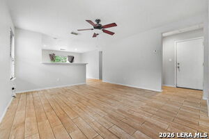 Foto del edificio - 323 Amberdale Oak