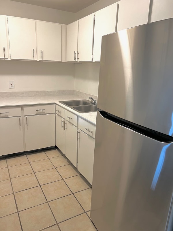 Building Photo - 726 S 900 E