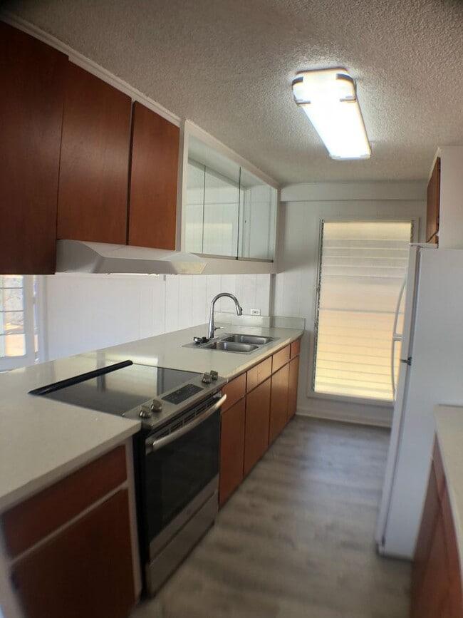 Building Photo - NEWLY RENOVATED -2 Bed, 2 Bath, 2 Parking Duplex in Aiea- UTILITIES INCLUDED!!