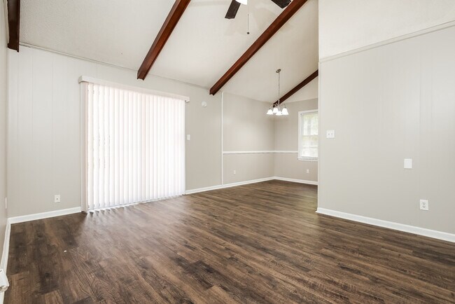 Foto del edificio - 209 Bluebell Ave