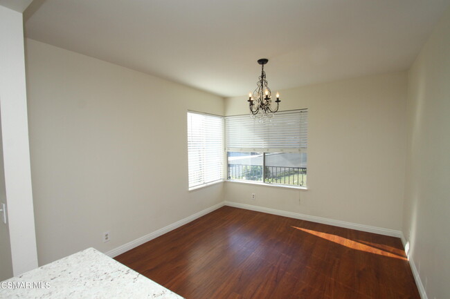 Building Photo - 542 Cosmos Ct