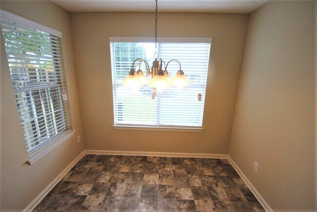 Building Photo - 2260 Heatherton Cir