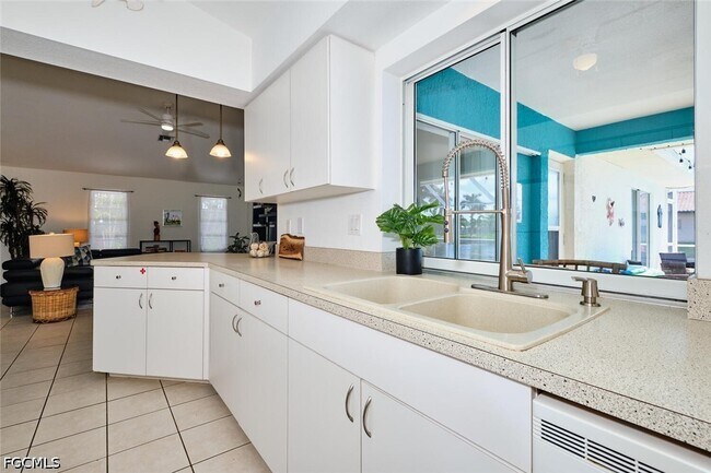 Foto del edificio - 2201 SE 5th Ave