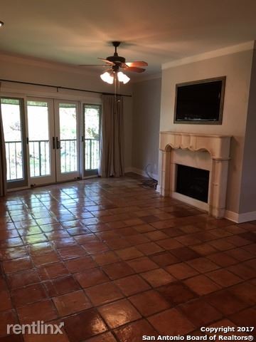 Foto principal - 1022 Navarro St