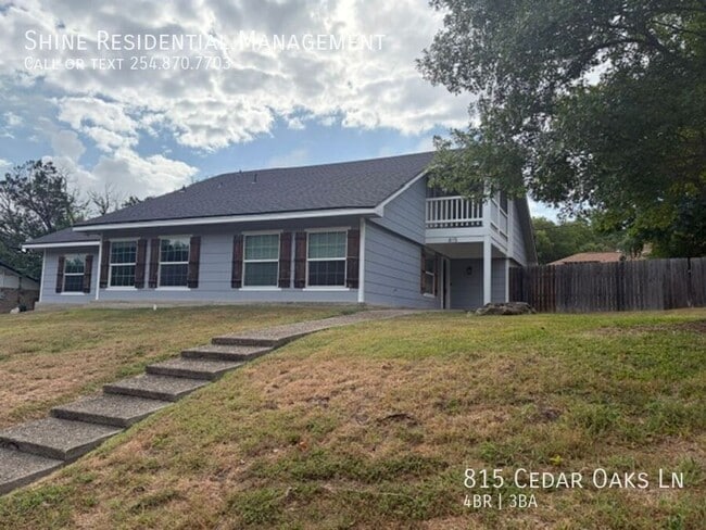 Foto del edificio - 815 Cedar Oaks Ln